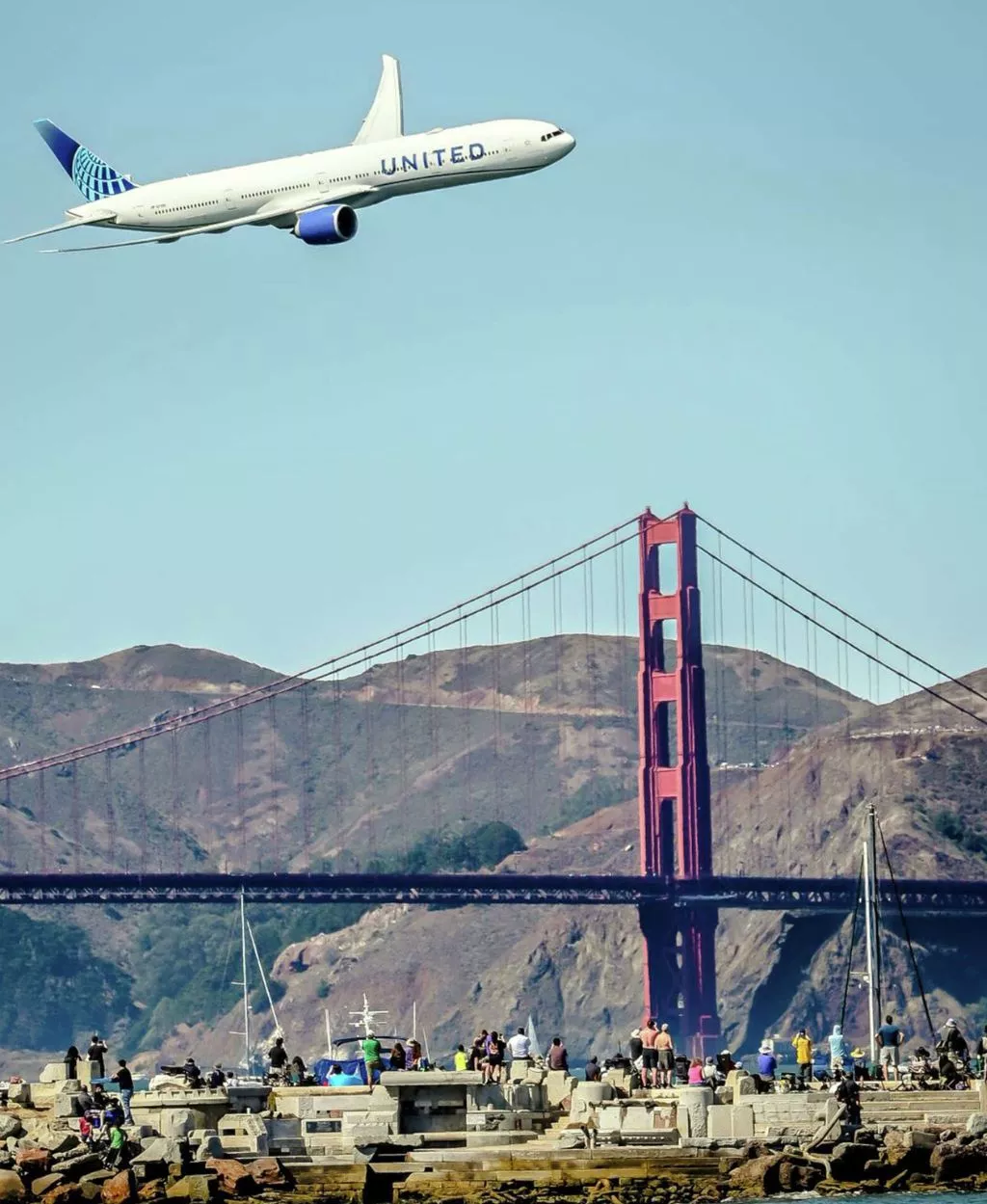 weekend flight routes