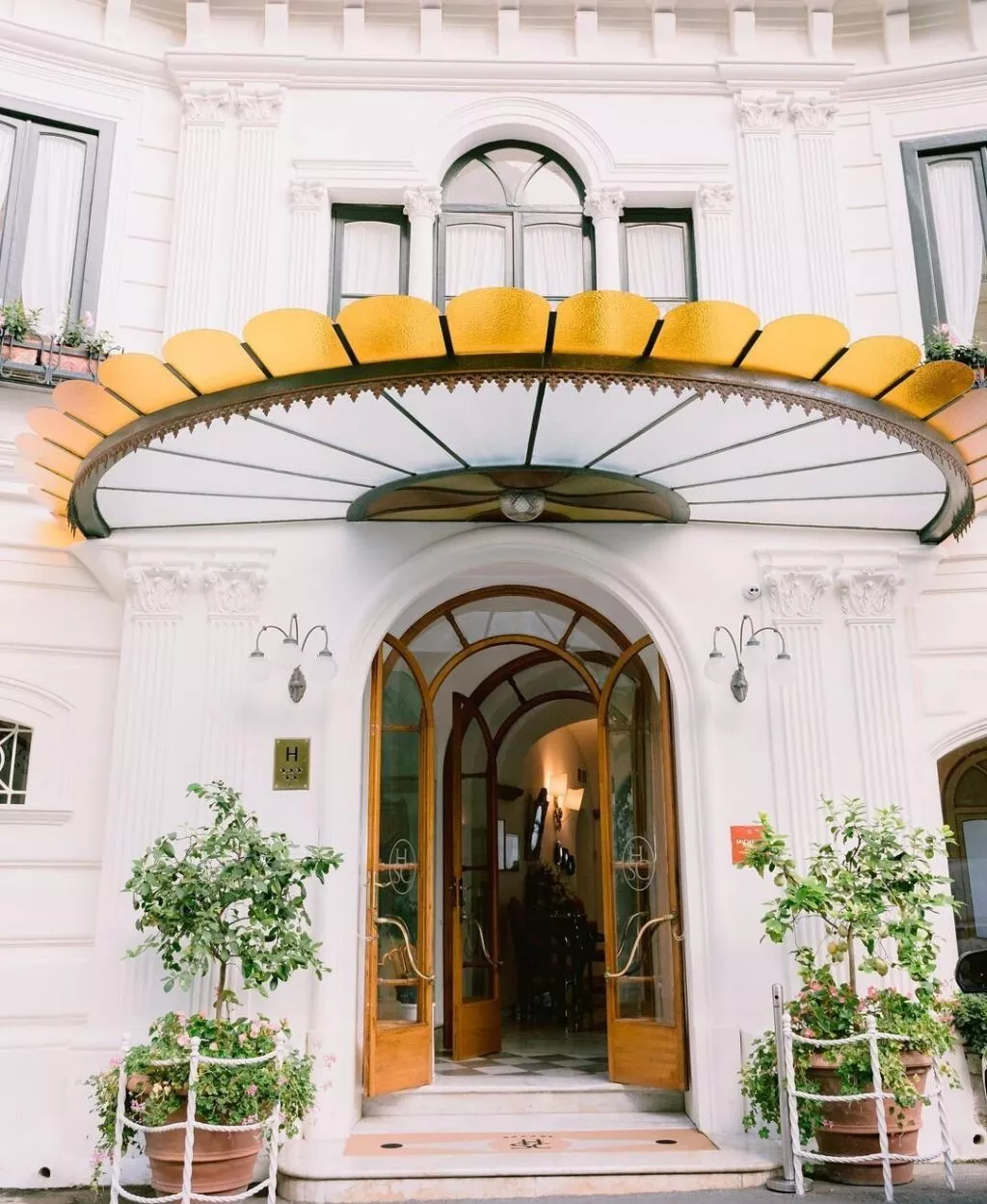 explorer friendly hotels